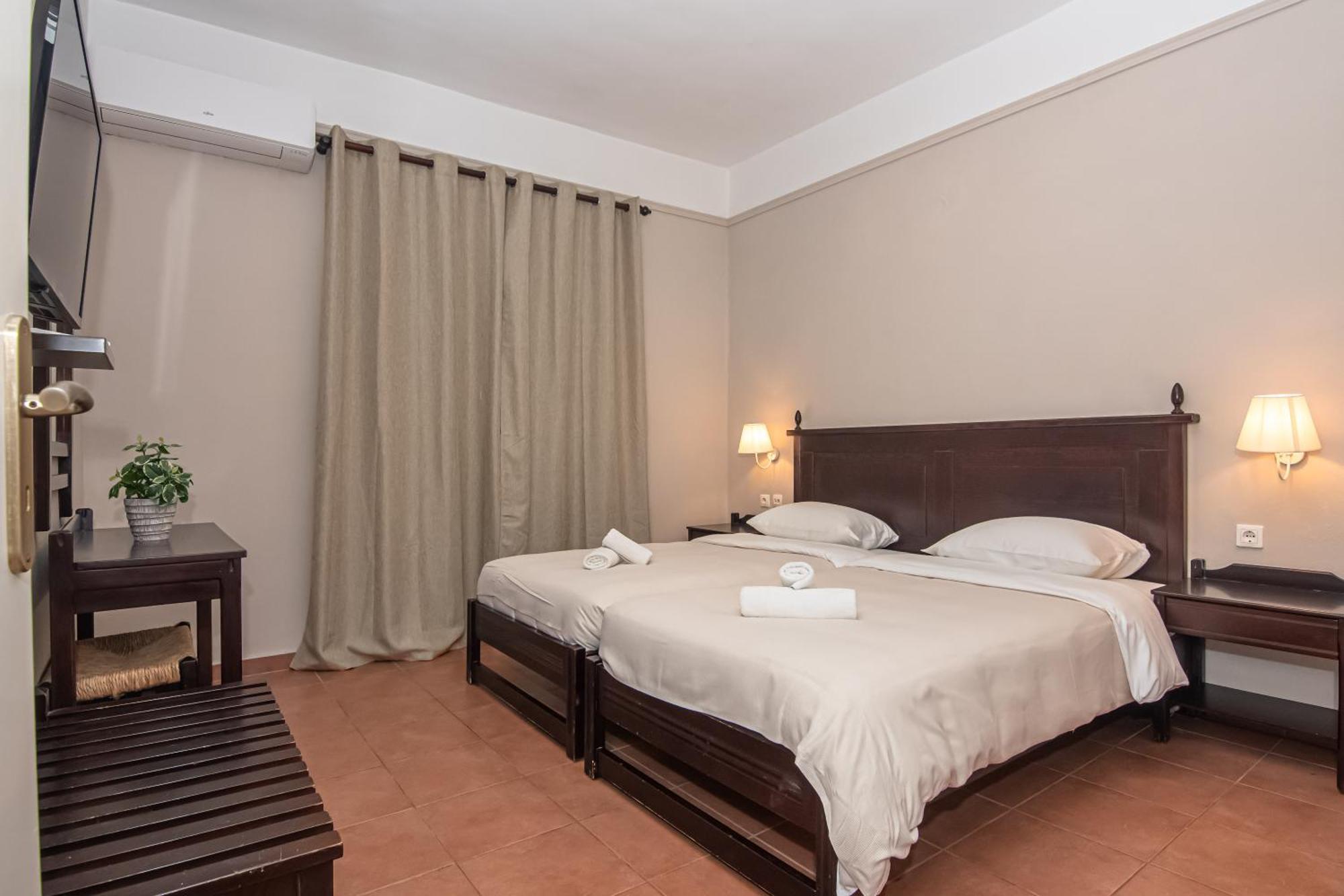 Talos Hotel Apartments Kato Daratso Exterior photo