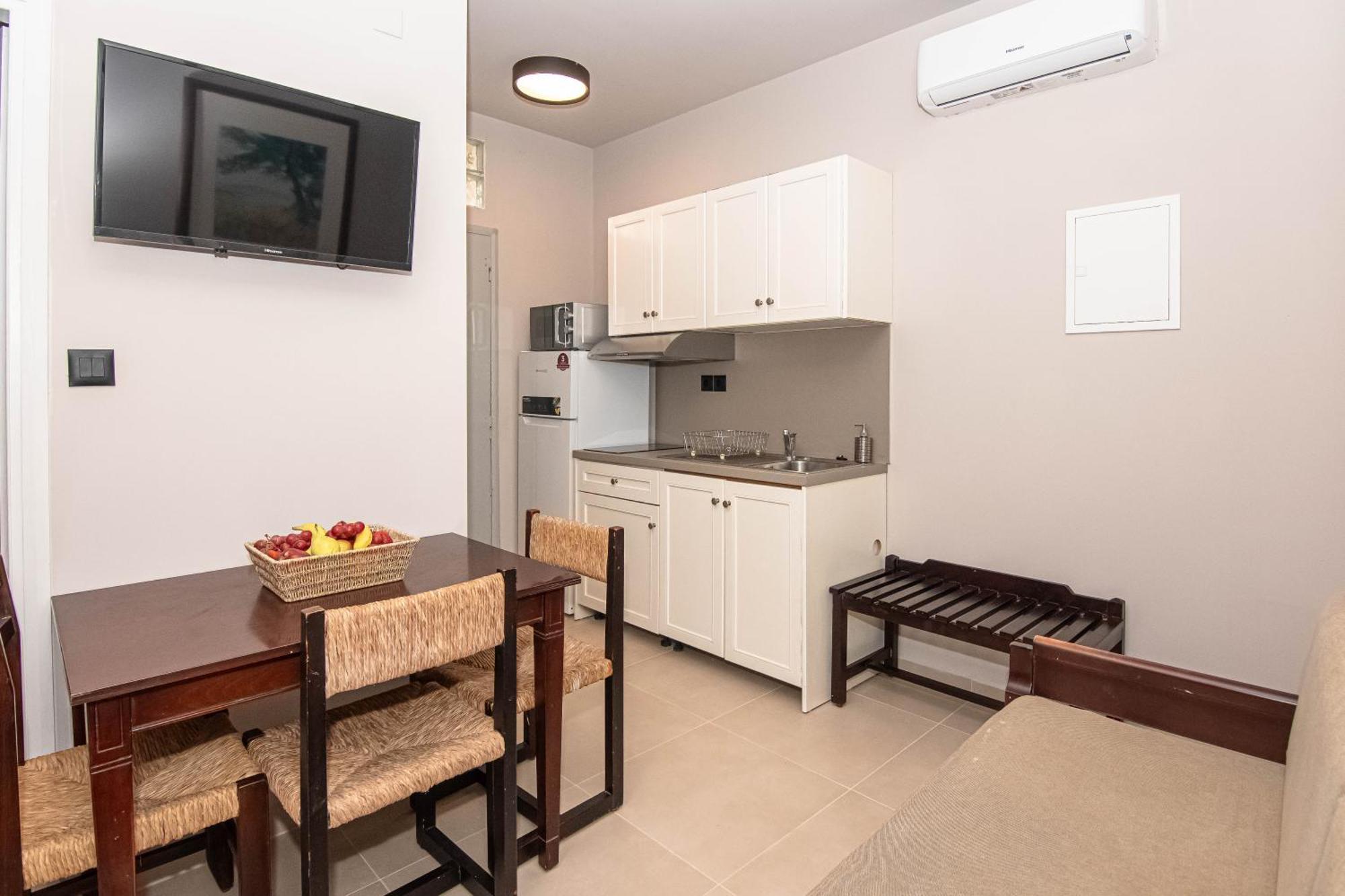 Talos Hotel Apartments Kato Daratso Exterior photo
